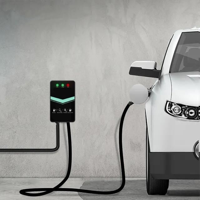 Indicatore LED della stazione di ricarica per veicoli elettrici montata a parete a pistola singola da 48 A di tipo 1 per la casa