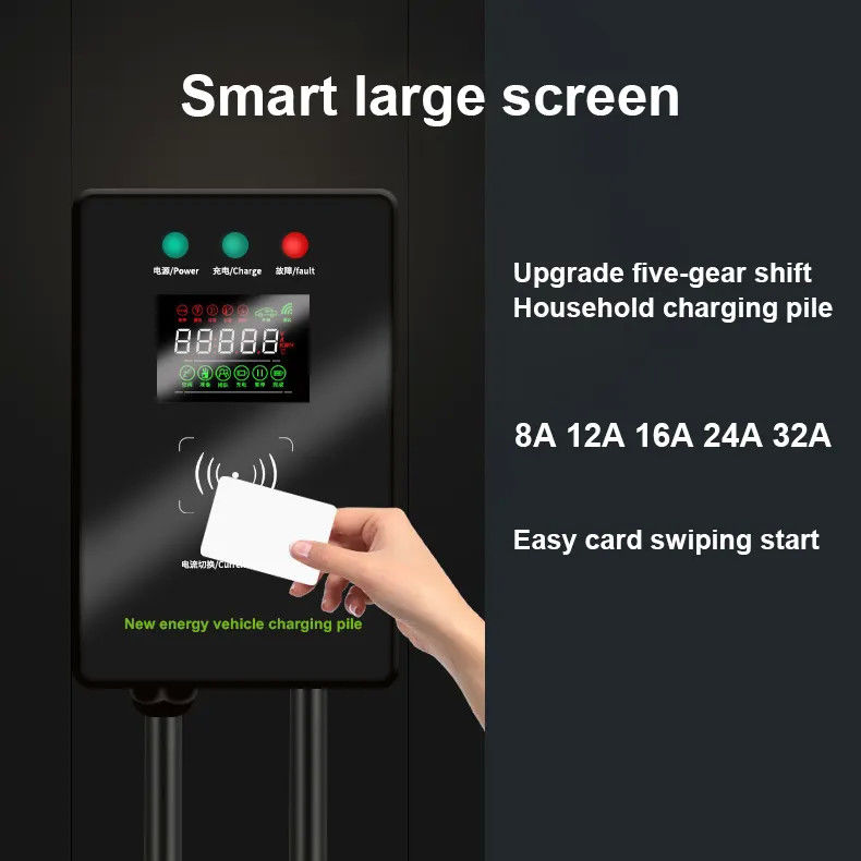 Dente blu fissato al muro della stazione di carico del più grande schermo EV di Smart di Type2 e di tipo 1